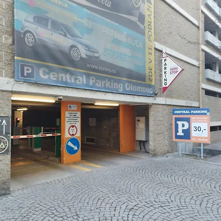 Apartman Dobrovskeho Olomouc Exterior photo